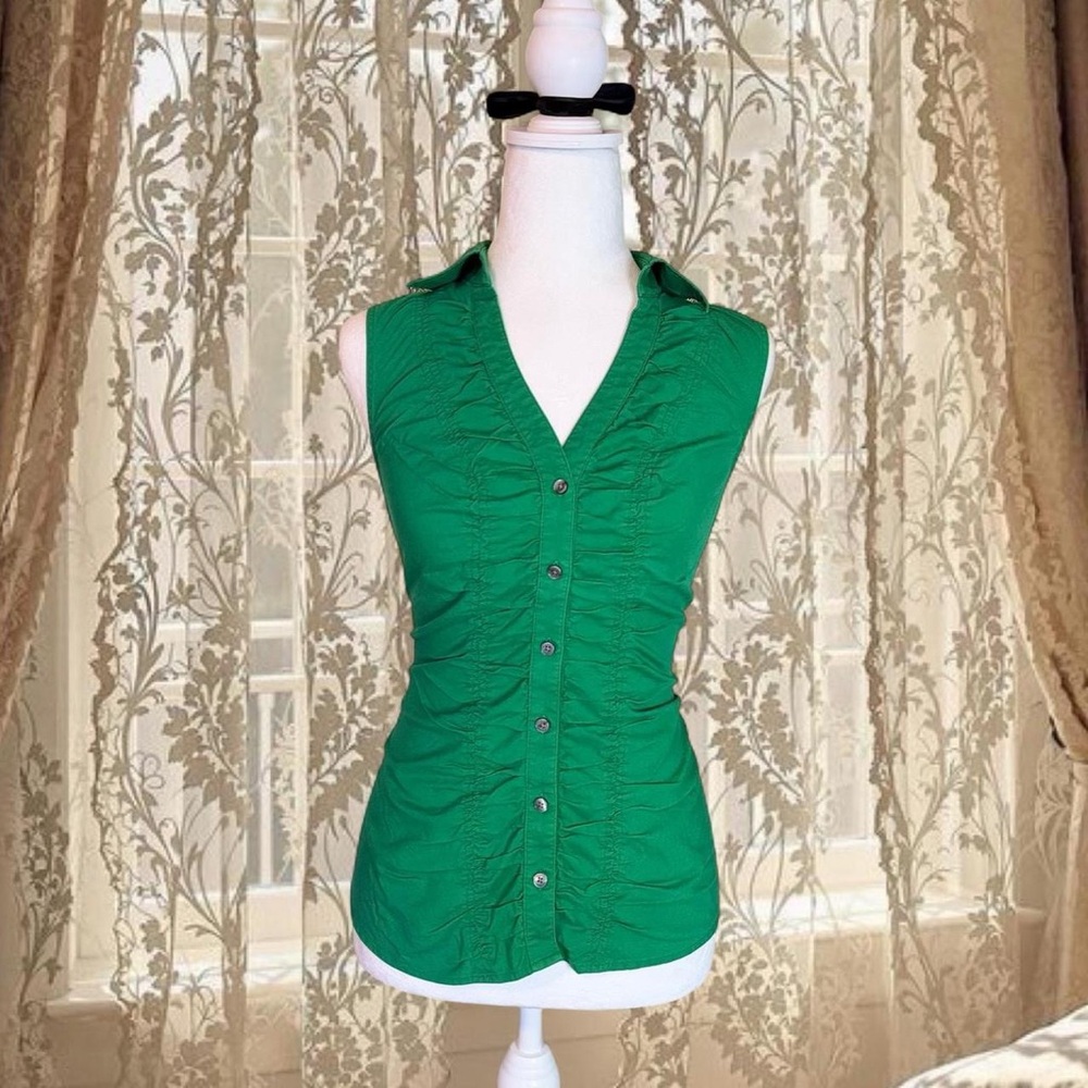 Vintage Y2K Green Ruffled Fitted Button Up Top